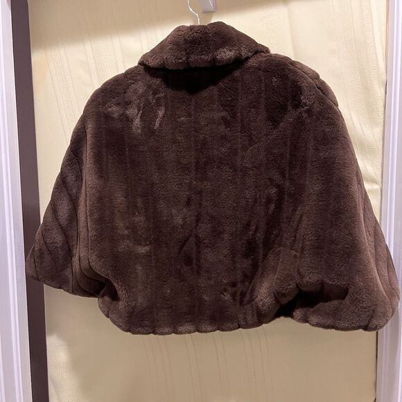 EAST 5th Women’s Faux Fur lined Soft Brown Cape Shawl Poncho Shrug Size SM - Picture 7 of 9